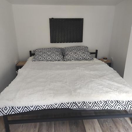 Klid Apartment Budyne nad Ohri Luaran gambar